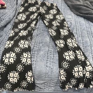 Novella Royale Monochrome Floral iris bells black moonrise